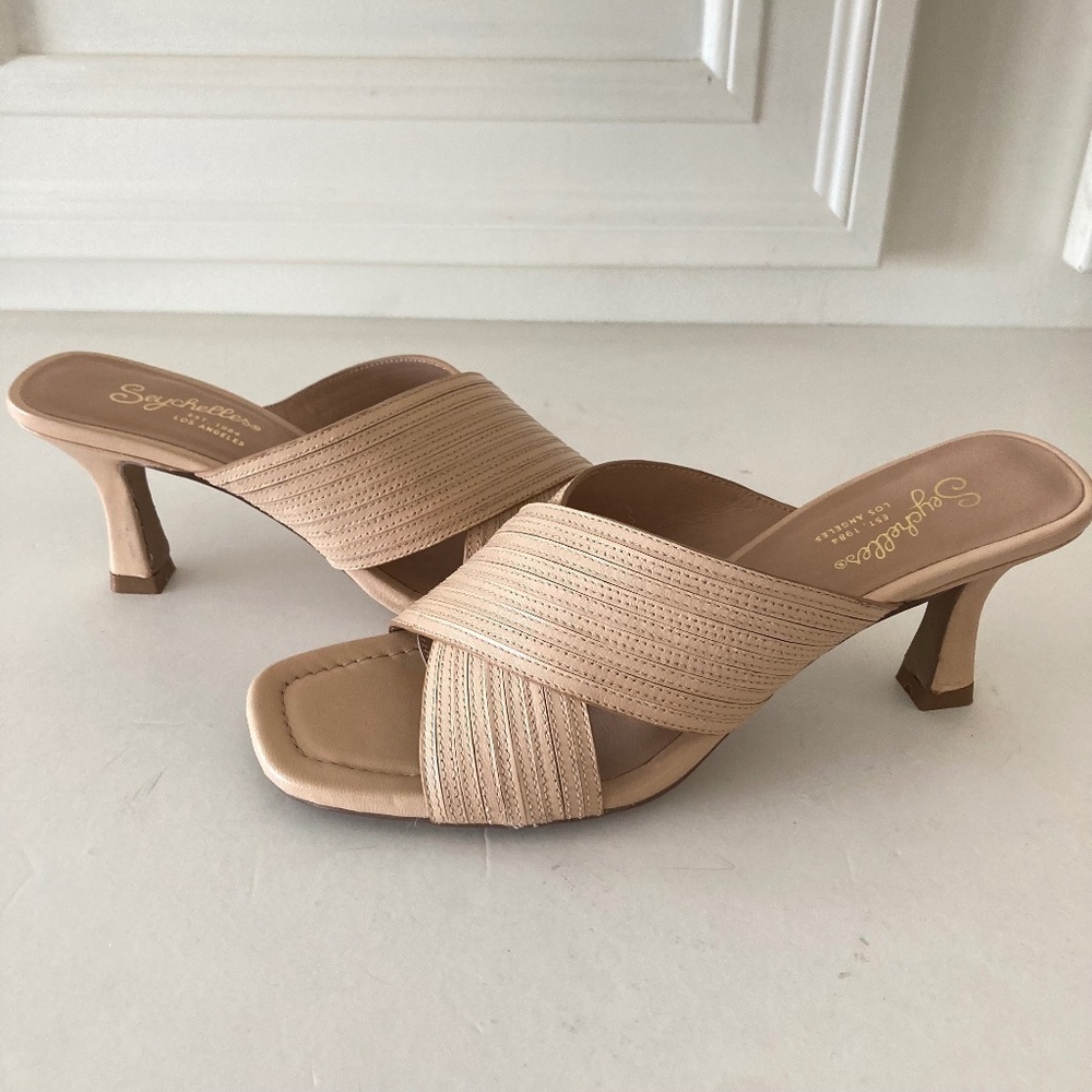 NWOT Anthropologie Seychelles Fleet Open Toe Neutral Mules Sz 7